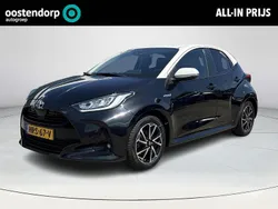 Zwart Gebruikt 2021 Toyota Yaris Hybrid Style Hatchback | € 22.880 (Eerlijke prijs)