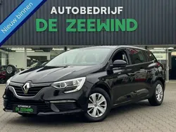 Zwart, metallic lak Gebruikt 2017 Renault Mégane IV Life Hatchback | € 8.999 (Eerlijke prijs)