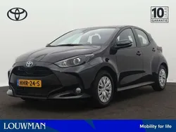 Zwart Gebruikt 2024 Toyota Yaris Hybrid Business Edition Hatchback | € 24.445 (Eerlijke prijs)