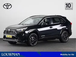 Attitude black metallic (donker zwart metallic) Nieuw 2025 Toyota RAV4 Sport SUV | € 59.445 (Duur)