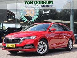 Rood Gebruikt 2023 Skoda Octavia Business Line Stationwagen | € 17.950 (Eerlijke prijs)