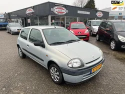 Grijs Gebruikt 2000 Renault Clio II Hatchback | € 999 (Goede deal)