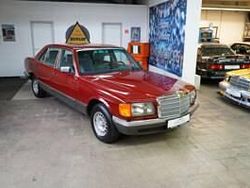 Rood501 orientrot Gebruikt 1982 Mercedes 500 Sedan | € 29.990