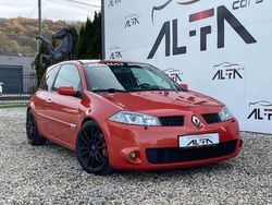 Oranje Gebruikt 2004 Renault Mégane II R.S. Sedan | € 13.490