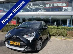Zwart Gebruikt 2020 Toyota Aygo X-play Hatchback | € 9.650 (Eerlijke prijs)