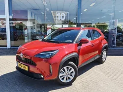 Rood Gebruikt 2024 Toyota Yaris Cross SUV | € 27.995 (Goede deal)