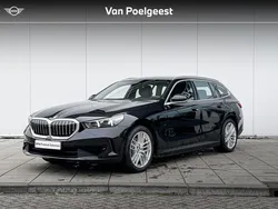 Zwart Gebruikt 2024 BMW 530e Comfort Edition Stationwagen | € 58.900 (Eerlijke prijs)