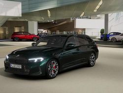 Groen Nieuw 2025 BMW 330 Comfort Edition Stationwagen | € 75.949