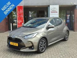 Groen Gebruikt 2021 Toyota Yaris Hybrid Hatchback | € 21.400 (Eerlijke prijs)