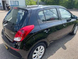 Zwart Gebruikt 2014 Hyundai i20 MPV | € 5.570