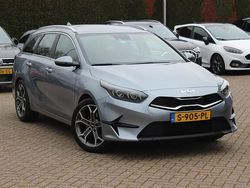 Grijs (metallic) Gebruikt 2023 Kia Ceed Sportswagon Stationwagen | € 20.750 (Goede deal)