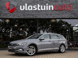 Grijs Gebruikt 2023 VW Passat Elegance Stationwagen | € 27.950 (Eerlijke prijs)