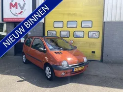 Oranje Gebruikt 2000 Renault Twingo Hatchback | € 950 (Eerlijke prijs)