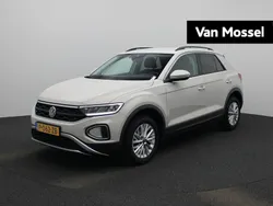 Grijs Gebruikt 2022 VW T-Roc Life SUV | € 23.900 (Eerlijke prijs)