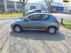 Grijs Gebruikt 2010 Peugeot 206+ Hatchback | € 1.999 (Eerlijke prijs)
