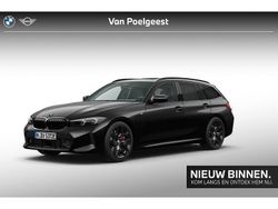 Saphirschwarz metallic (475) (zwart metallic) Gebruikt 2025 BMW 330e M Sport Stationwagen | € 58.900 (Eerlijke prijs)