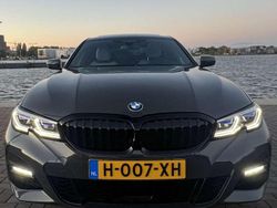Grijs Gebruikt 2019 BMW 330 Executive Sedan | € 38.900 (Duur)