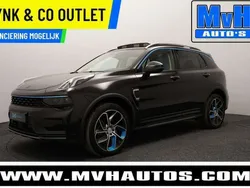 Zwart, metallic lak Gebruikt 2022 Lynk & Co 01 SUV | € 28.099 (Eerlijke prijs)