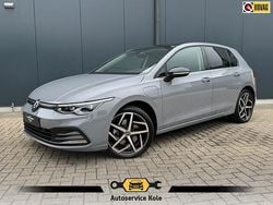 Grijs Gebruikt 2021 VW Golf VIII Style Hatchback | € 23.740 (Goede deal)