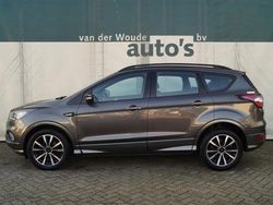Grijs, metallic lak Gebruikt 2018 Ford Kuga ST-Line SUV | € 12.900 (Eerlijke prijs)