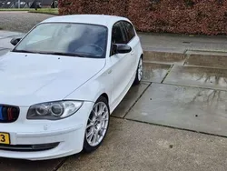 Wit Gebruikt 2008 BMW 118 Hatchback | € 4.749 (Eerlijke prijs)
