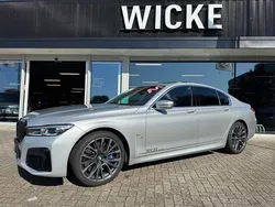 Grijs Gebruikt 2020 BMW 750 Executive Sedan | € 53.900 (Eerlijke prijs)