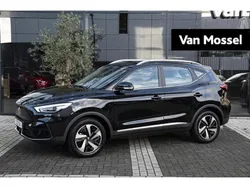 Zwart Nieuw 2025 MG ZS Comfort Sedan | € 26.995 (Eerlijke prijs)