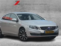 Grijs, metallic lak Gebruikt 2017 Volvo S60 Dynamic Sedan | € 14.999 (Super prijs)