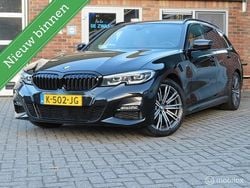 Zwart Gebruikt 2021 BMW 320 Executive Stationwagen | € 32.750 (Eerlijke prijs)