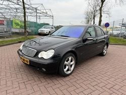 Zwart Gebruikt 2003 Mercedes C200 Elegance Sedan | € 1.950 (Eerlijke prijs)