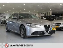 Grijs, metallic lak Gebruikt 2020 Alfa Romeo Giulia Super Sedan | € 30.900 (Iets duurder)