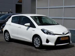 Wit Gebruikt 2012 Toyota Yaris Hatchback | € 9.950 (Eerlijke prijs)