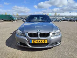 Grijs Gebruikt 2011 BMW 318 Luxury Line Stationwagen | € 1.999