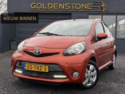 Oranje Gebruikt 2012 Toyota Aygo Hatchback | € 3.943 (Eerlijke prijs)