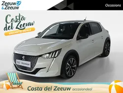 Blanc nacré (licht wit) Gebruikt 2022 Peugeot e-208 GT Hatchback | € 17.495 (Eerlijke prijs)