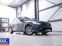 Grijs, metallic lak Gebruikt 2018 Renault Clio GrandTour Intens Stationwagen | € 9.990 (Eerlijke prijs)
