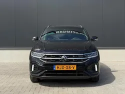 Zwart Gebruikt 2023 VW T-Roc R-line SUV | € 24.950 (Eerlijke prijs)