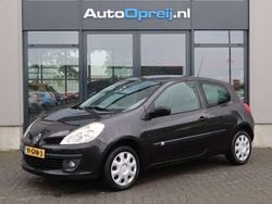 Zwart Gebruikt 2008 Renault Clio R.S. Hatchback | € 3.995 (Eerlijke prijs)