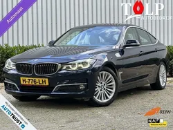 Blauw Gebruikt 2018 BMW 330 Executive Hatchback | € 22.999