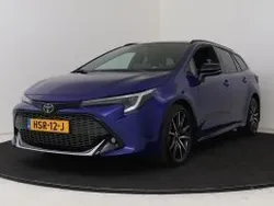 Blauw metallic Gebruikt 2023 Toyota Corolla Sport Stationwagen | € 32.450 (Eerlijke prijs)