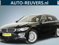 Zwart Gebruikt 2022 BMW 320e Executive Stationwagen | € 33.800 (Super prijs)