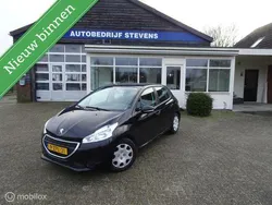 Zwart Gebruikt 2014 Peugeot 208 Access Hatchback | € 4.995 (Eerlijke prijs)