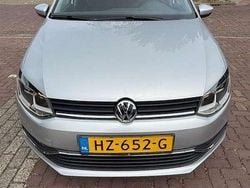 Grijs Gebruikt 2014 VW Polo Highline Sedan | € 8.250 (Goede deal)