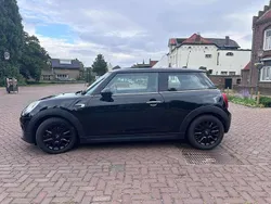 Zwart Gebruikt 2017 Mini Cooper Hatchback | € 14.950 (Goede deal)