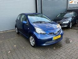 Blauw (metallic) Gebruikt 2008 Toyota Aygo Hatchback | € 1.695 (Goede deal)