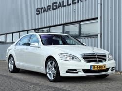 Wit, metallic lak Gebruikt 2009 Mercedes S400 Sedan | € 23.950 (Duur)