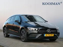 Zwart Gebruikt 2022 Mercedes CLA250 AMG line Sedan | € 32.950 (Eerlijke prijs)