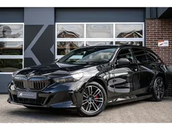 Zwart Gebruikt 2024 BMW 530 M Sport Stationwagen | € 67.950