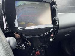 Zwart Gebruikt 2015 Peugeot 108 Allure Hatchback | € 7.900 (Eerlijke prijs)