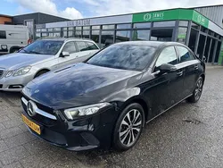 Zwart Gebruikt 2022 Mercedes A250 Business Sedan | € 28.500 (Goede deal)
